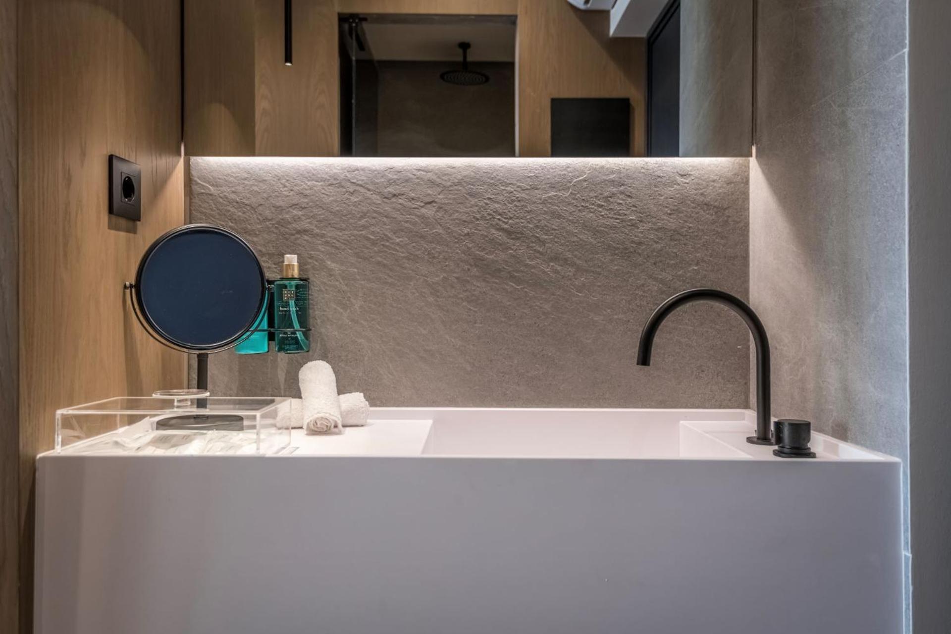 Otel Evanik Chic